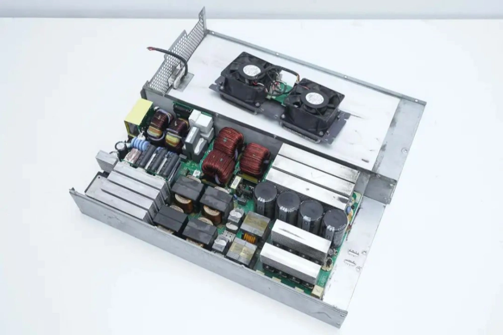 MR750‑20V charging module with air‑cooled components